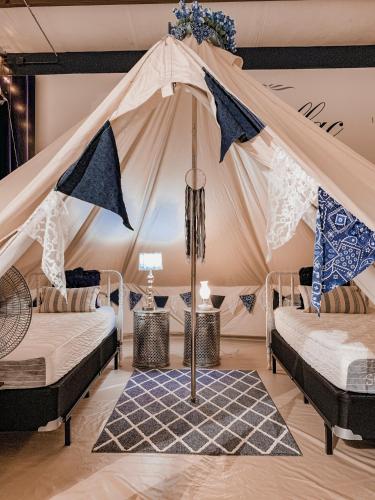 Lone Star Glamp Inn - photo 21