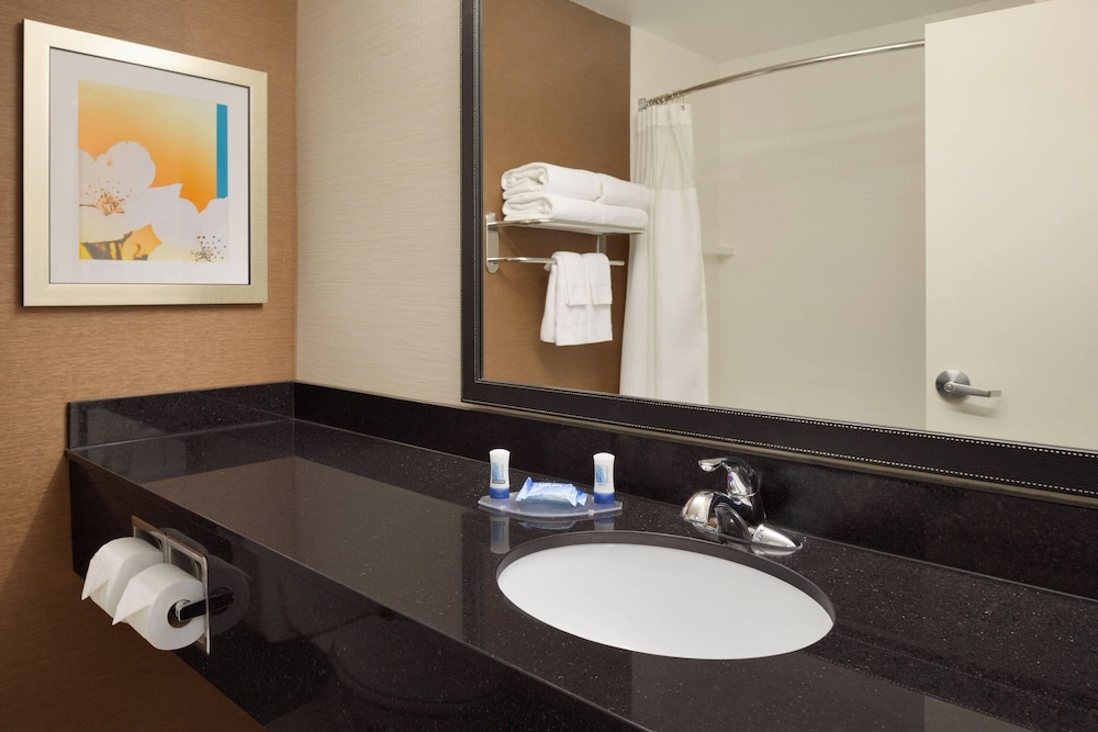 Fairfield Inn & Suites Youngstown Boardman Poland - photo 15