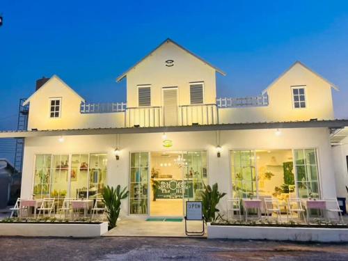 Thehill Resort เลาขวัญ — Suphan Buri — photo 3