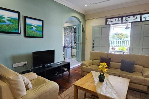Kenyalang Piasau Homestay — 4-Star Luxury Hotel in Miri, Malaysia