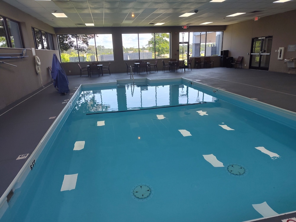 Spark by Hilton Stevensville - photo 51