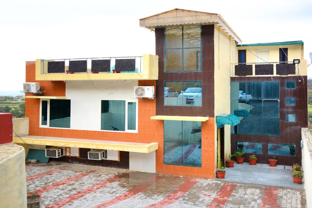 OYO 27963 Dreamland in Panchkula, India