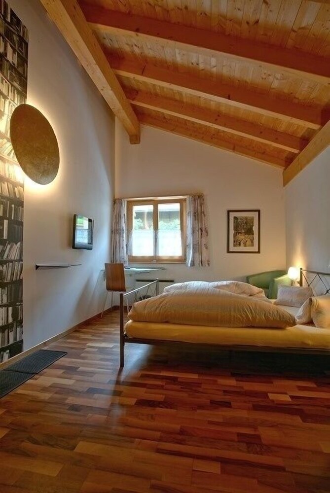 Schnider Bed&Breakfast und Café — Vals Platz — photo 2