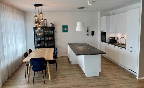 Modern & spacious apartment in new neighbourhood