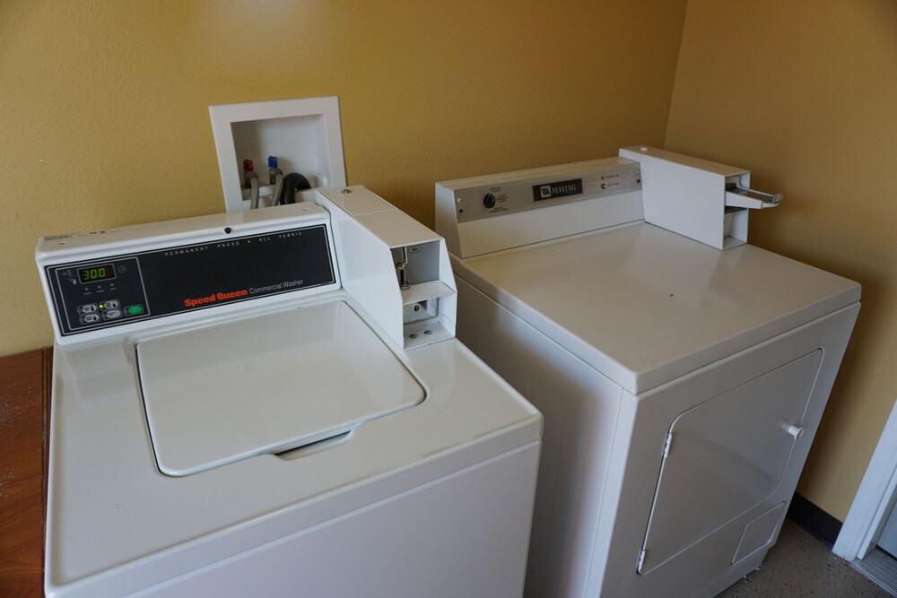 Hollywood Inn Express South - photo 31