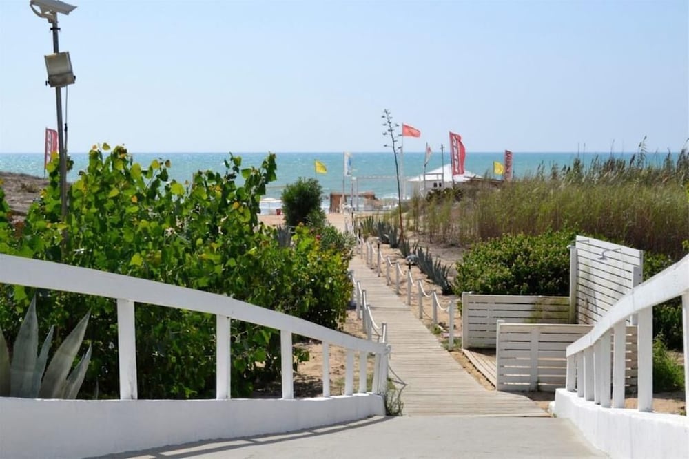 Kartibubbo Beach Resort — hotel in Campobello Di Mazara