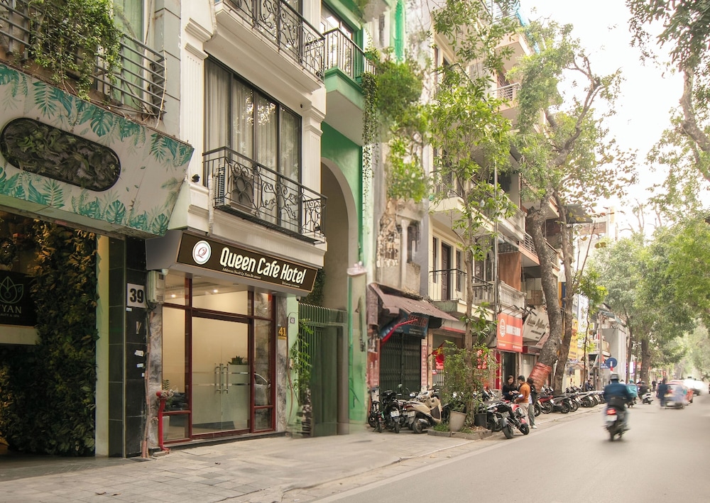 Queen Cafe Hotel - carbon neutral hotel in Hanoi