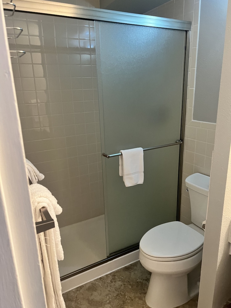 Satellite Hotel - photo 36