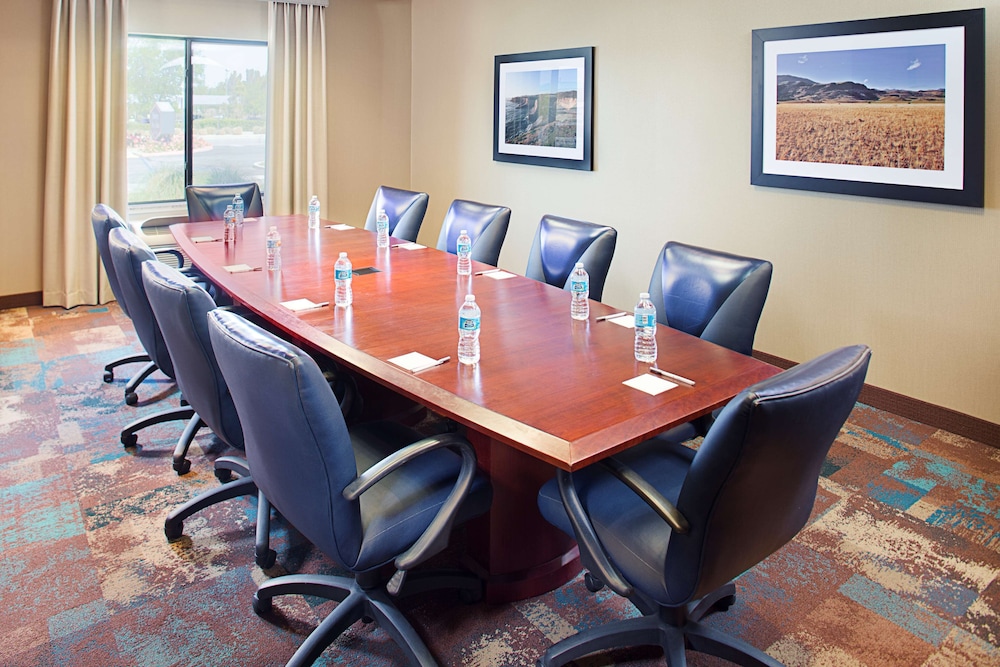 Hampton Inn & Suites Lancaster - photo 28