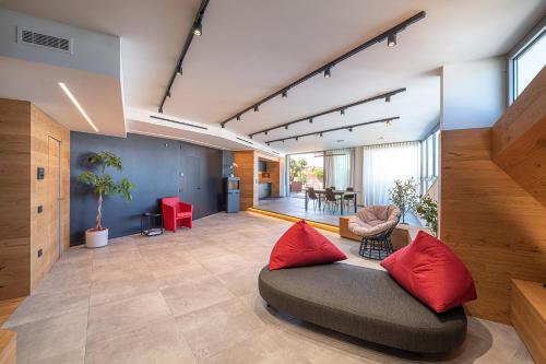 Attico di Design a 5 Min Da Centro E Fiera — 4-Star Luxury Hotel in Vicenza, Italy