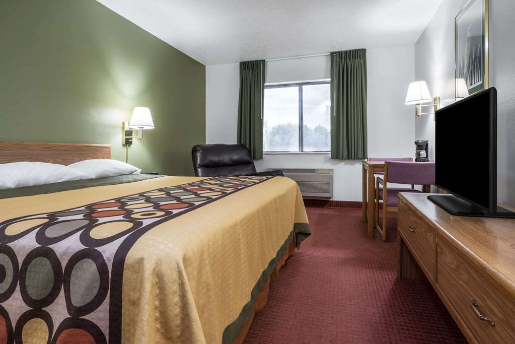 Super 8 by Wyndham Fond Du Lac - photo 8