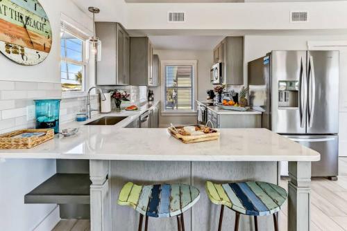 Dukes Beach House Oceanfront Huge Deck Breathtaking Views — 4-Star Luxury Hotel in Fernandina Beach, United States