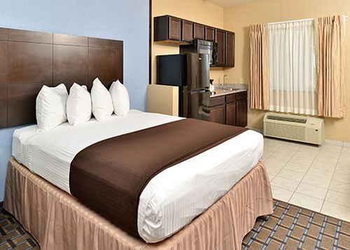 Quality Inn & Suites Carrizo Springs North - photo 5