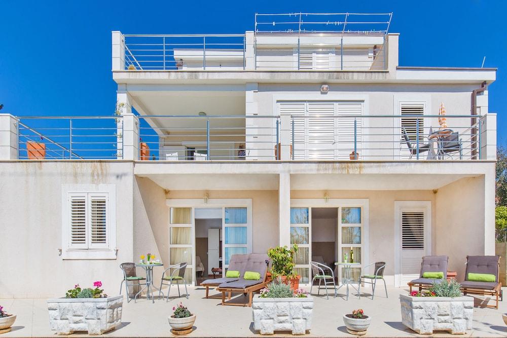 Residences Island View — 4-Star Luxury Hotel in Dubrovnik, Croatia