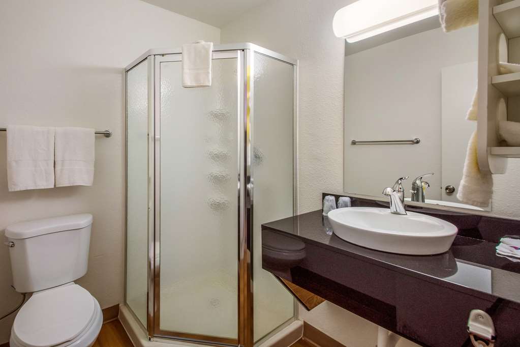 Motel 6 Youngtown AZ Phoenix Sun City - photo 25