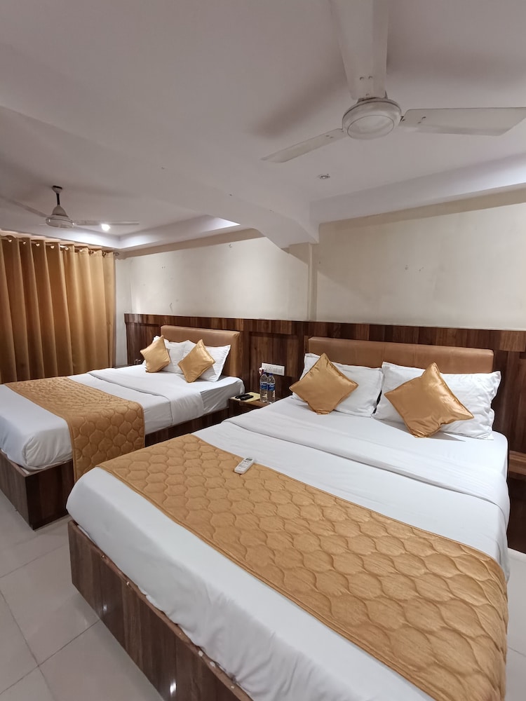 Hotel Rishi International
