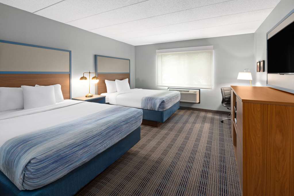 AmericInn by Wyndham North Branch - photo 15