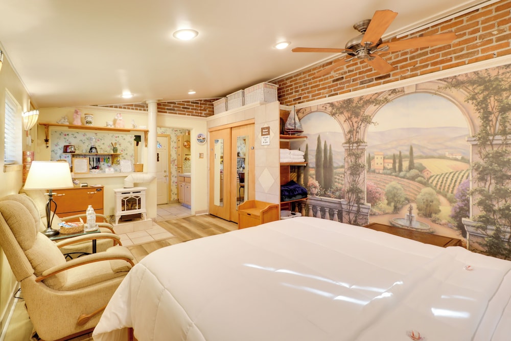Close To Midtown Cozy Reno River Cottage