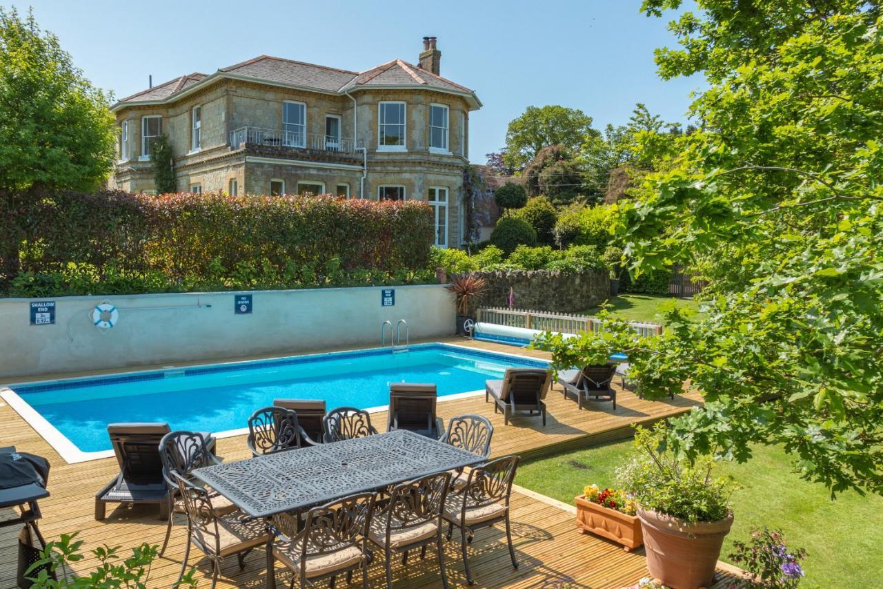 Luccombe Villa Holiday Apartments — 4-Star Luxury Hotel in Shanklin, United Kingdom