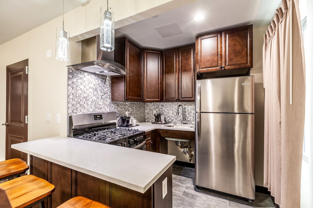 Van Wyck Hotel & Suites Near JFK Airport - photo 41