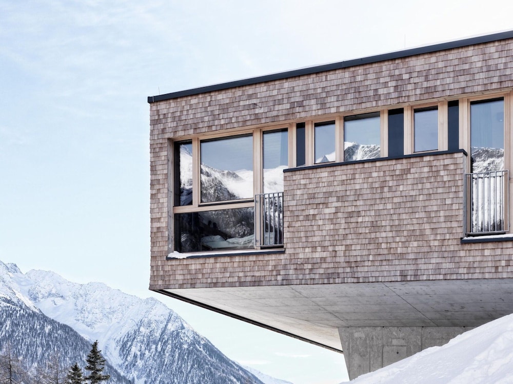 Chalet Resort in Kals am Grossglockner With Balcony — hotel in Kals Am Grossglockner