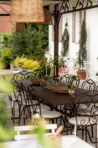 Braja — 4-Star Luxury Hotel in Sommariva Del Bosco, Italy