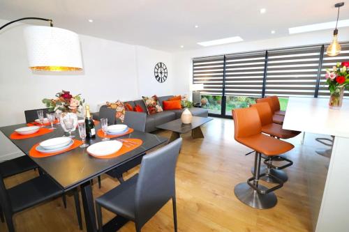 Hutchcomb Villa 4 Bed Luxury House Oxford Parking — 4-Star Luxury Hotel in Oxford, United Kingdom