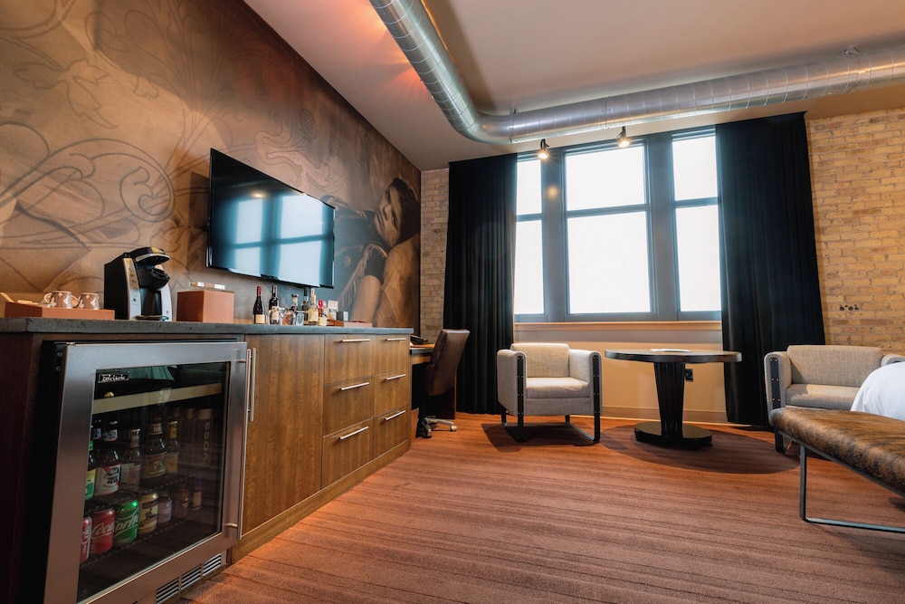 The Iron Horse Hotel - photo 40