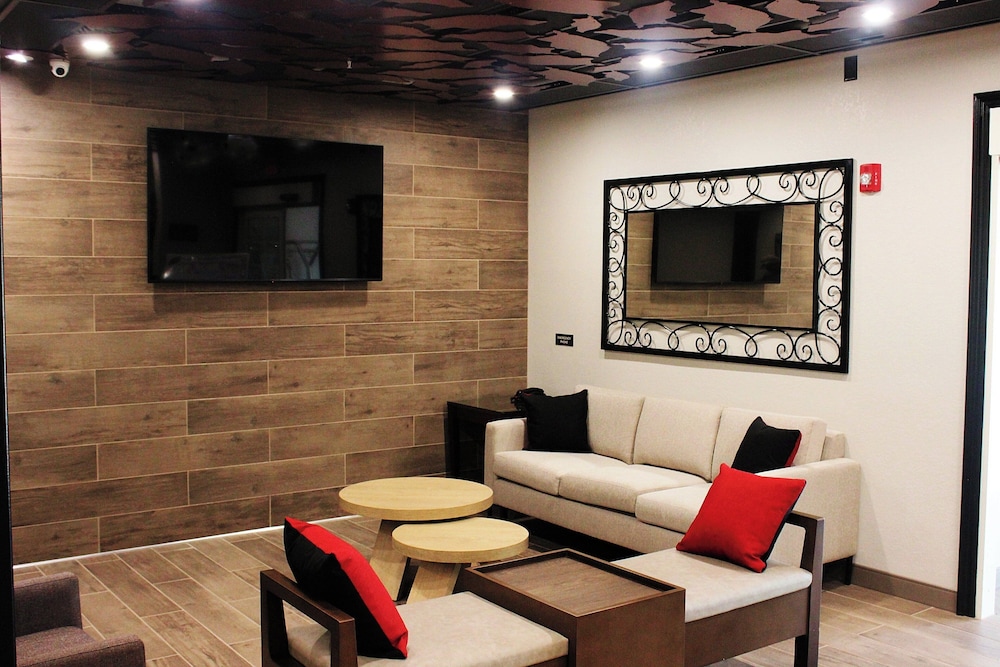 Candlewood Suites Fayetteville University of Arkansas by IHG - photo 3