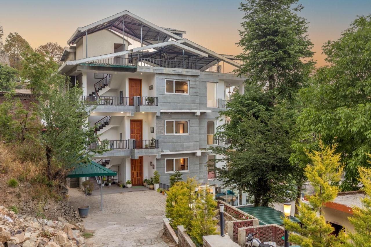 Alaya Stays Live Life 2BHK Apartment in Kasauli — 4-Star Luxury Hotel in Kasauli, India