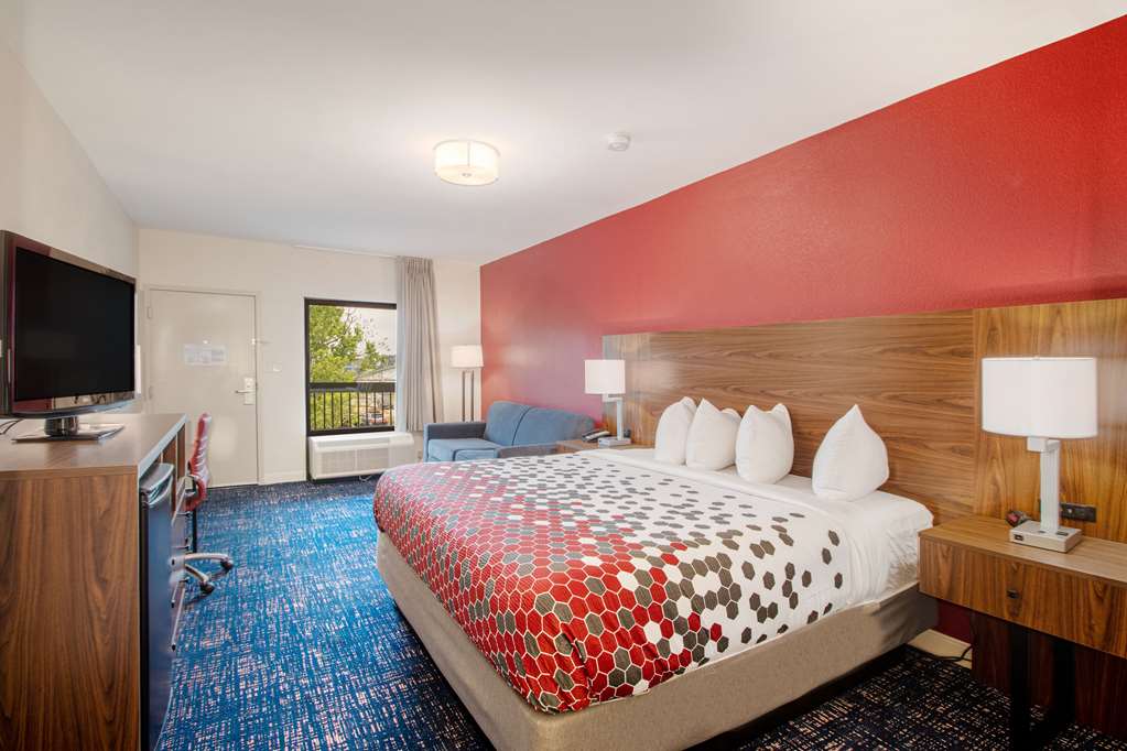Econo Lodge Inn & Suites Foley North Gulf Shores - photo 40