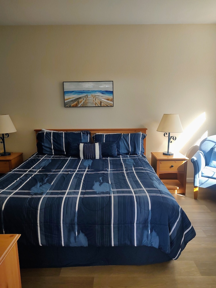 Pacific Plaza Hotel - photo 30