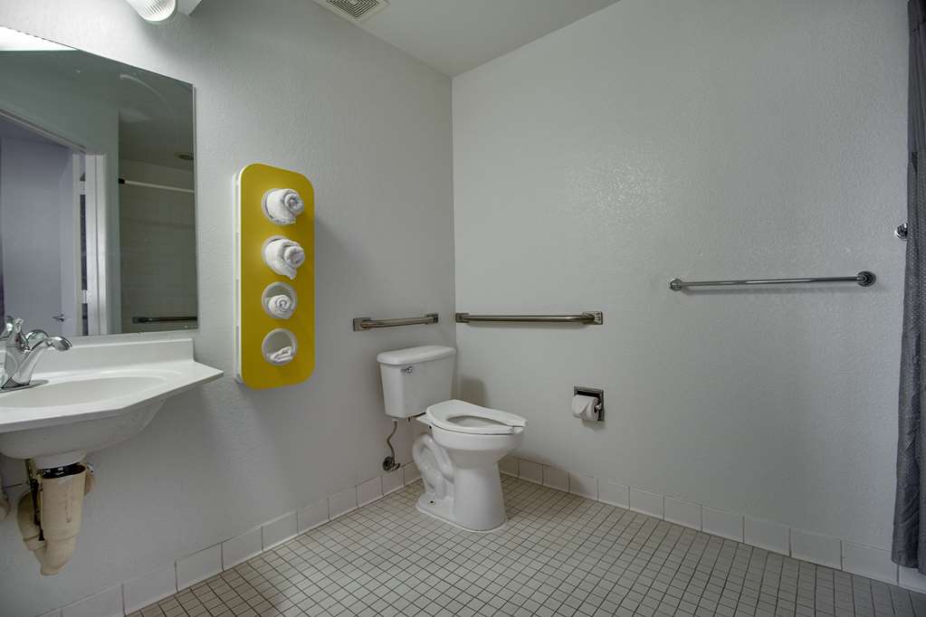 Motel6 Phoenix AZ East - photo 17