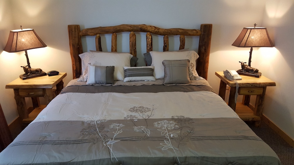 Rustic Villa — Utica — photo 4