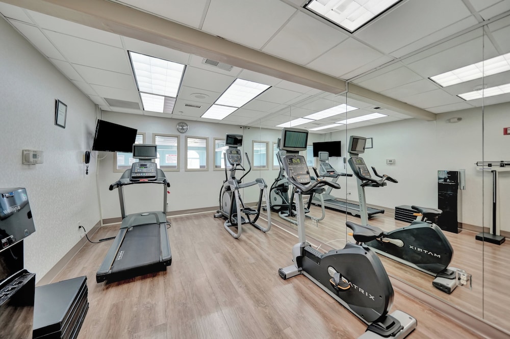 Holiday Inn Express Hotel & Suites Beatrice by IHG - photo 95