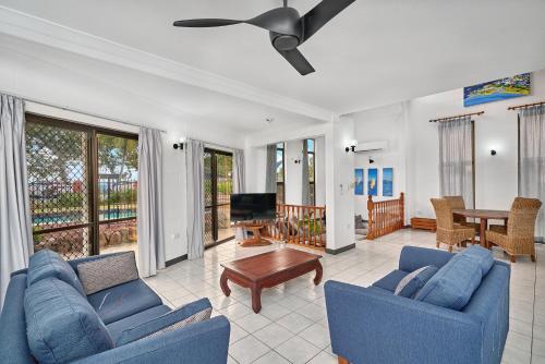 Casuarina Beach Front Escape — Holloways Beach — photo 3