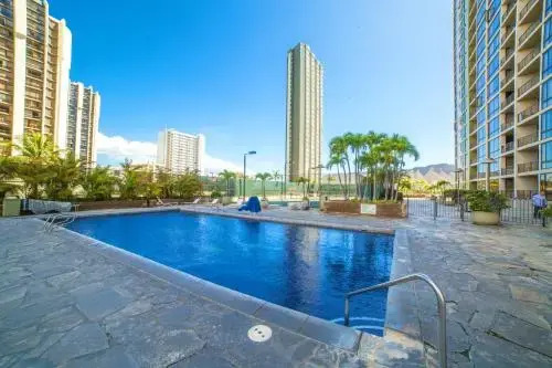 Midway Realty at Waikiki Sunset 16th Floor — 4-Star Luxury Hotel in Honolulu, United States