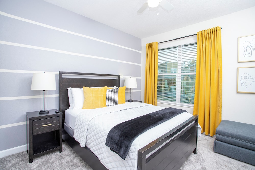 Gorgeous 5 Bd Home Close to Disney Storey Lake Resort 2734 - photo 3