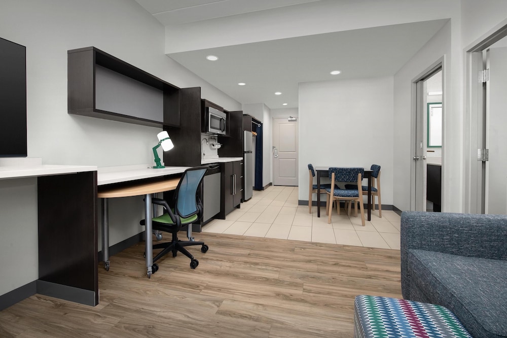 Home2 Suites by Hilton Nashville Airport - photo 12