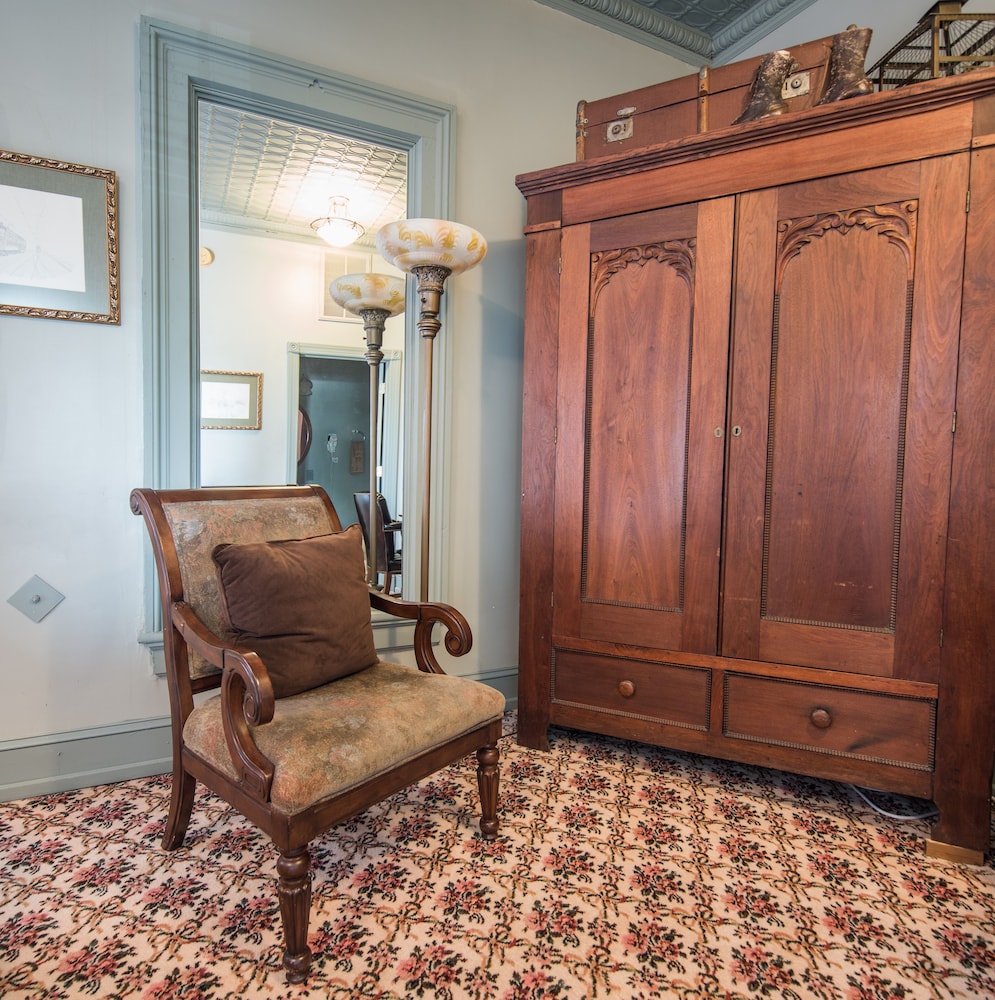 The Black Hawk Hotel - photo 14