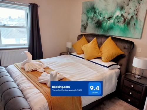 Glorious Duplex Holiday Apartment by the Sea — 4-Star Luxury Hotel in Bognor Regis, United Kingdom