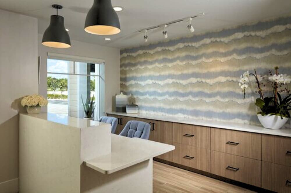 The Pointe Hotel - photo 4