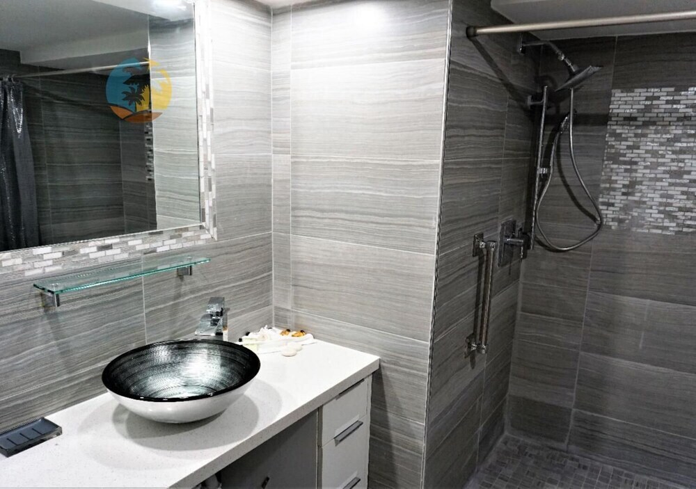 Luxury Beach Resort Hora Rentals - photo 4