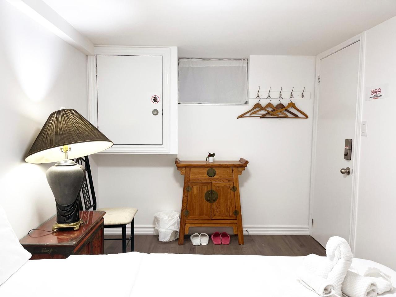 Simple & Tidy Private Rooms - last minute hotel in Toronto