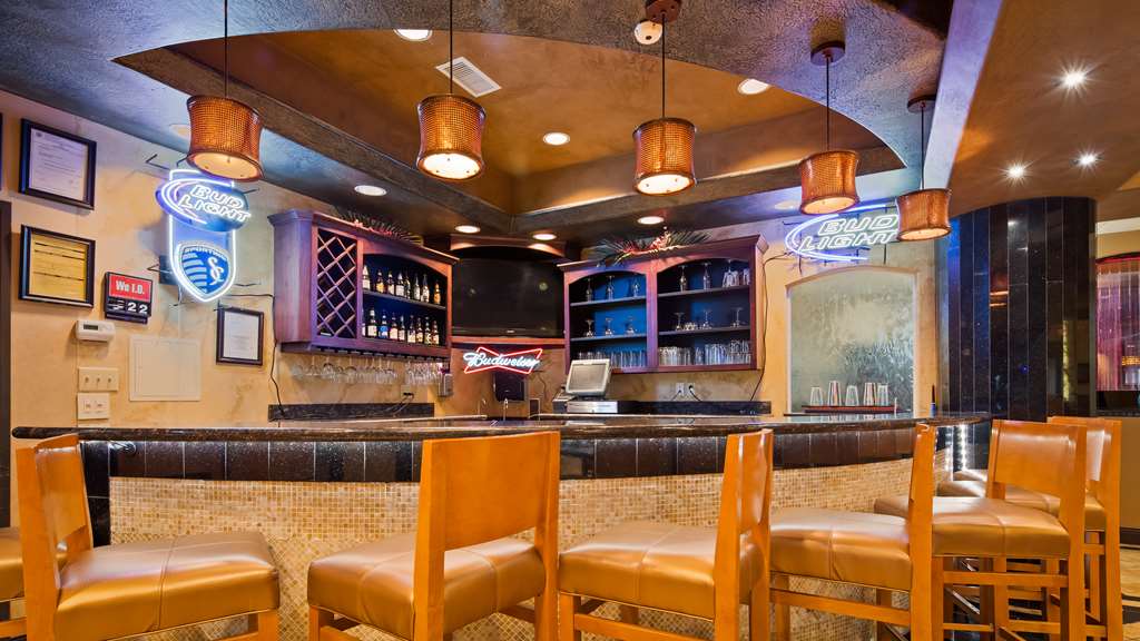 Best Western Plus KC Speedway Inn & Suites - photo 5