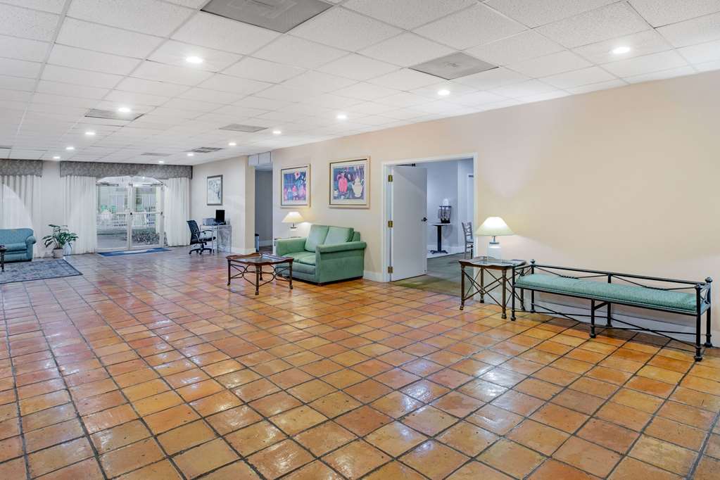 Days Inn by Wyndham Del Rio - photo 11