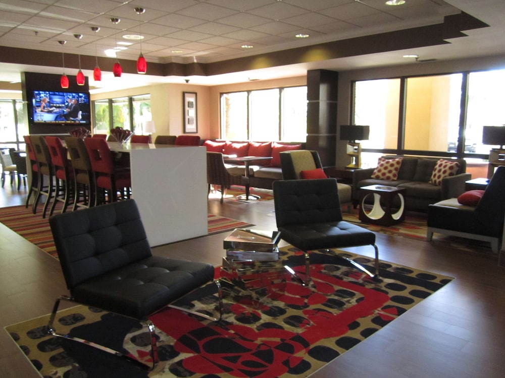 Hampton Inn Fort Myers Airport & I 75 - photo 6