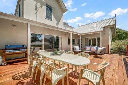 Retro Gem on Jackson in Anglesea, Australia