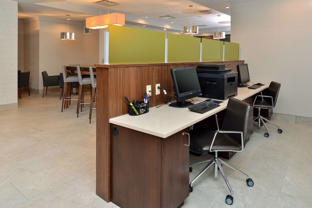 Holiday Inn Express St. Louis West O'Fallon by IHG - photo 65
