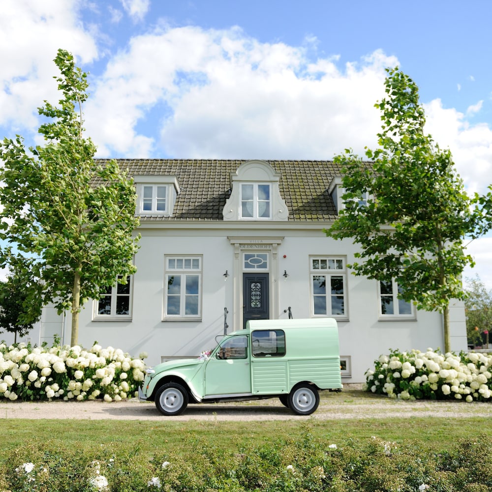 Villa Oldenhoff — 4-Star Luxury Hotel in Abcoude, Netherlands